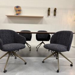 4 Nieuw Leolux Baani Twist eetkamerstoel Moss stof Stoel