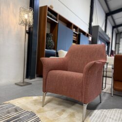 Als nieuw Leolux Mayuro Fauteuil Blandas stof Design Stoel