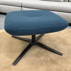 Nieuw Leolux Lloyd Voetenbank blauw stof design poef