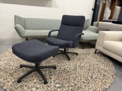 F141 fauteuil met poef blauw stof - afbeelding 10