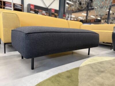 7784 voetenbank stof zwart