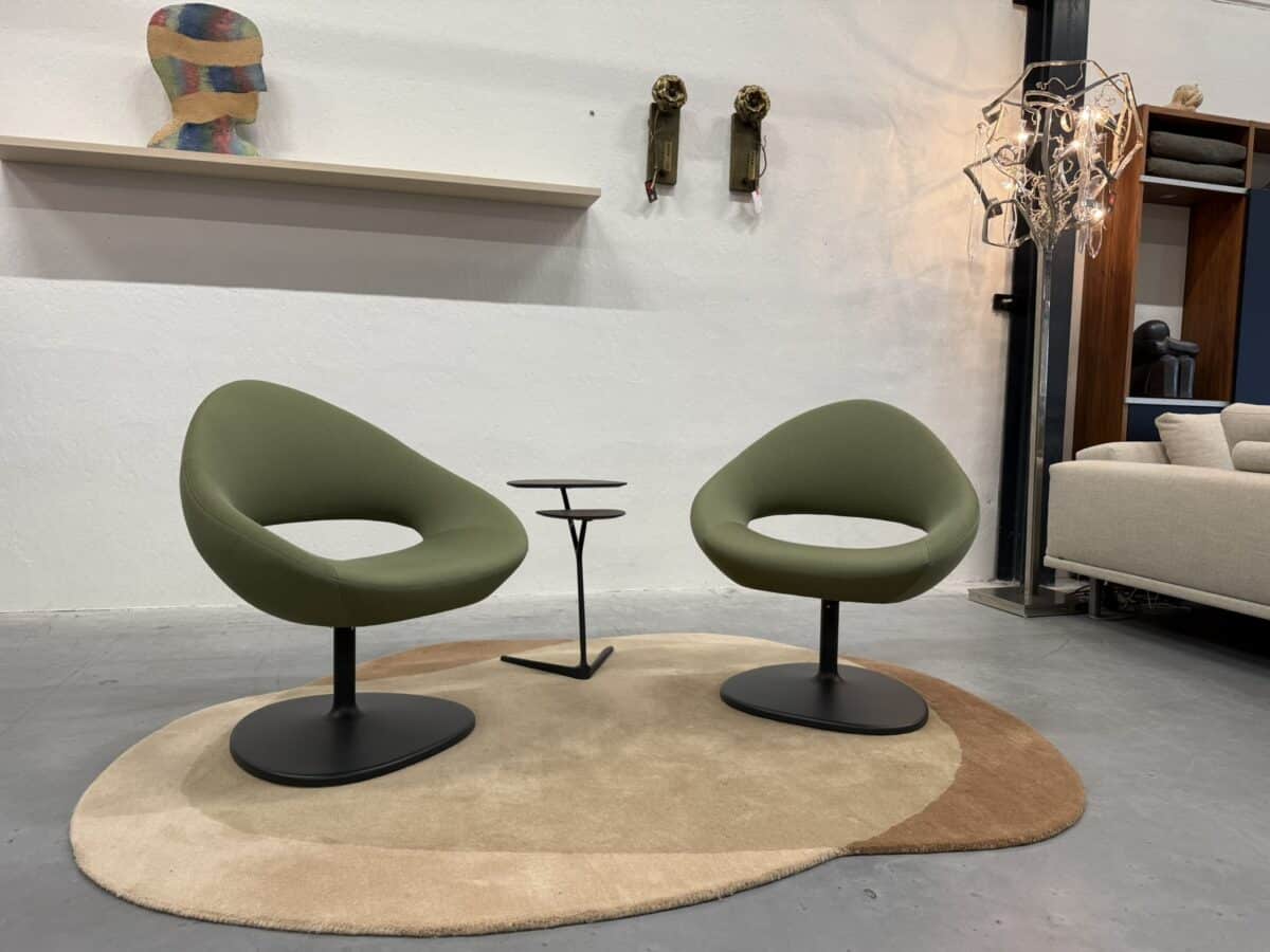 2 shark lounge draaifauteuils groen